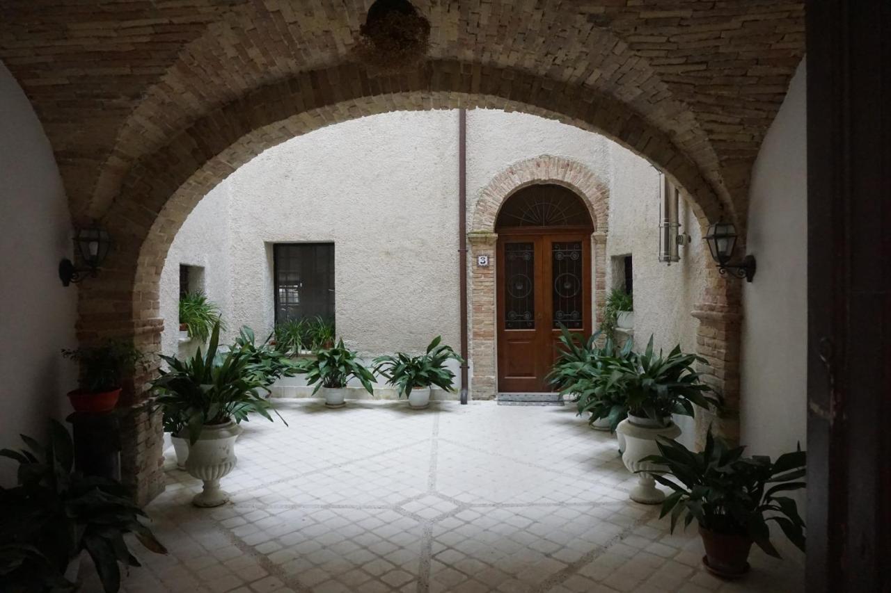 Palazzo De Fabritiis Bed & Breakfast Rosciano  Eksteriør bilde
