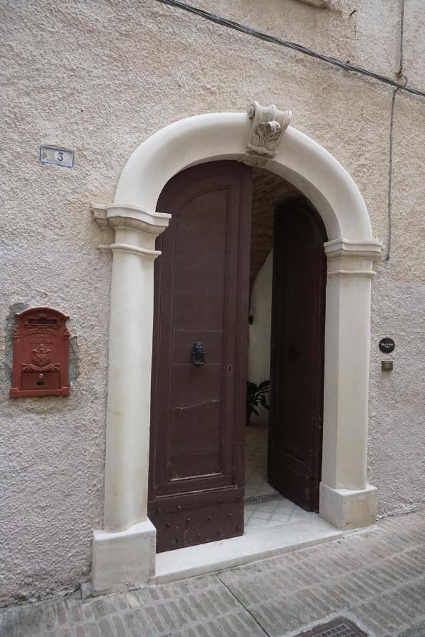 Palazzo De Fabritiis Bed & Breakfast Rosciano  Eksteriør bilde